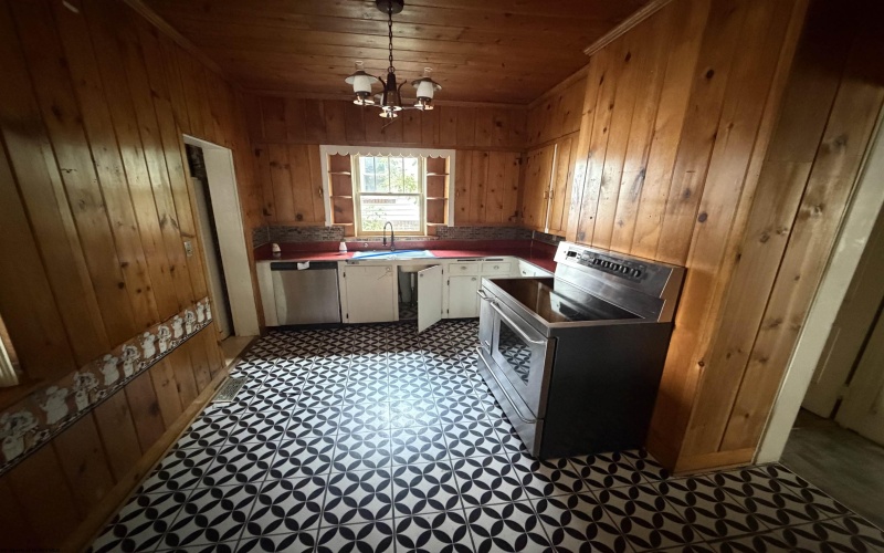 1008 Davis Avenue, Elkins, West Virginia 26241, 3 Bedroom Bedrooms, 7 Room Rooms,2 BathroomBathrooms,Single Family Detached,For Sale,Davis,0,10166961