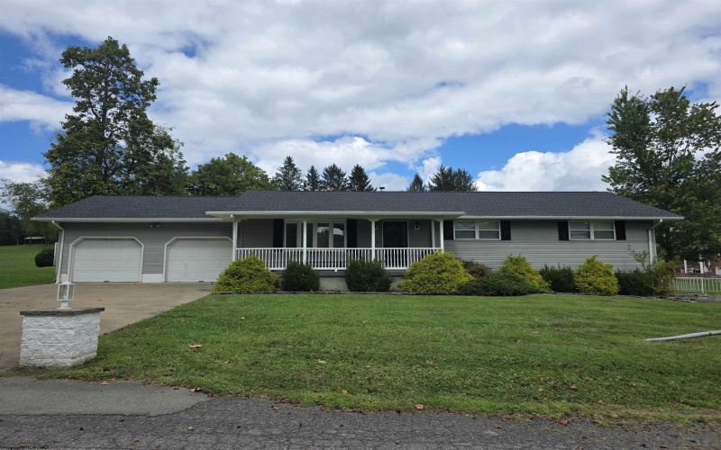 1226 Philli Lane, Shinnston, West Virginia 26431, 3 Bedroom Bedrooms, 7 Room Rooms,3 BathroomBathrooms,Single Family Detached,For Sale,Philli,0,10166959
