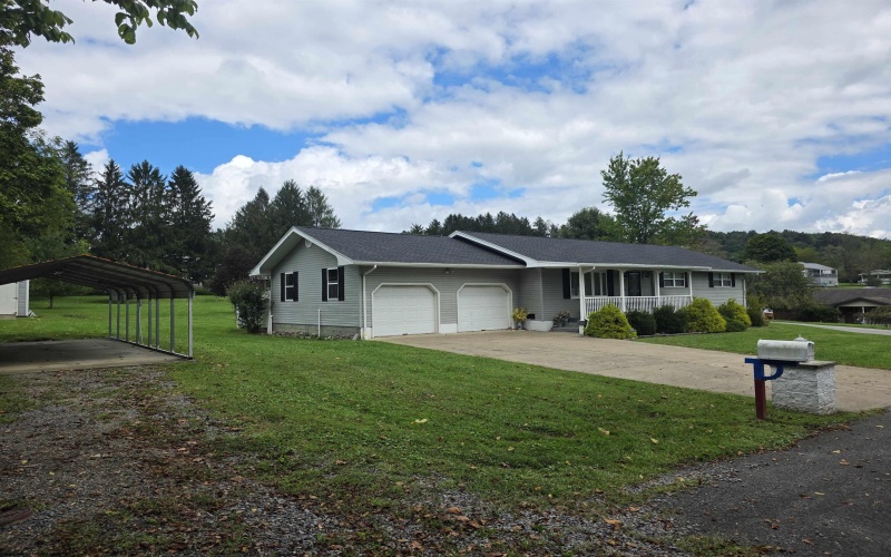 1226 Philli Lane, Shinnston, West Virginia 26431, 3 Bedroom Bedrooms, 7 Room Rooms,3 BathroomBathrooms,Single Family Detached,For Sale,Philli,0,10166959