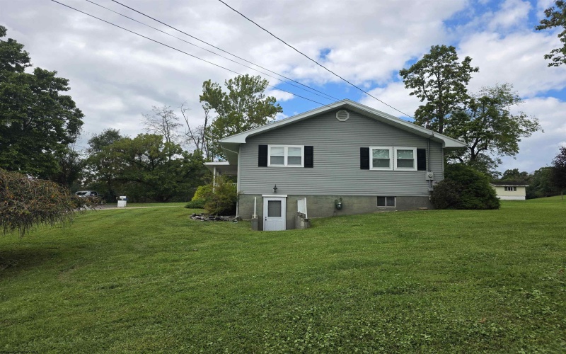 1226 Philli Lane, Shinnston, West Virginia 26431, 3 Bedroom Bedrooms, 7 Room Rooms,3 BathroomBathrooms,Single Family Detached,For Sale,Philli,0,10166959