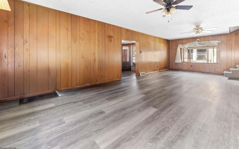 1133 Speedway Avenue, Fairmont, West Virginia 26554, 3 Bedroom Bedrooms, 6 Room Rooms,1 BathroomBathrooms,Single Family Detached,For Sale,Speedway,0,10166974