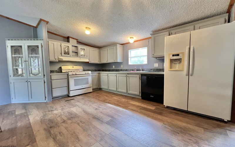 238 Main Street, Burnsville, West Virginia 26335, 3 Bedroom Bedrooms, 6 Room Rooms,2 BathroomBathrooms,Single Family Detached,For Sale,Main,0,10166976