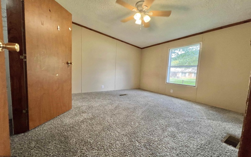 238 Main Street, Burnsville, West Virginia 26335, 3 Bedroom Bedrooms, 6 Room Rooms,2 BathroomBathrooms,Single Family Detached,For Sale,Main,0,10166976