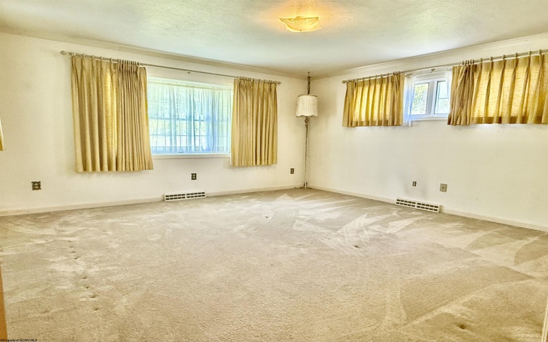 1924 Country Club Road, Fairmont, West Virginia 26554, 3 Bedroom Bedrooms, 6 Room Rooms,3 BathroomBathrooms,Single Family Detached,For Sale,Country Club,0,10166985