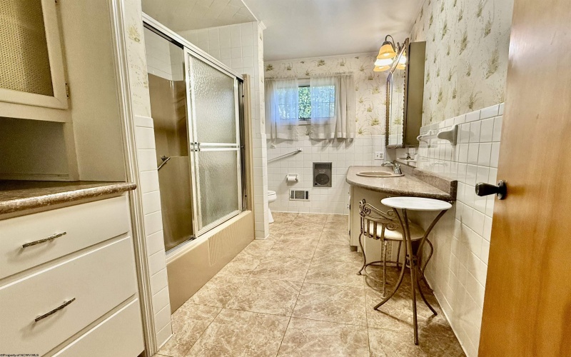 1924 Country Club Road, Fairmont, West Virginia 26554, 3 Bedroom Bedrooms, 6 Room Rooms,3 BathroomBathrooms,Single Family Detached,For Sale,Country Club,0,10166985