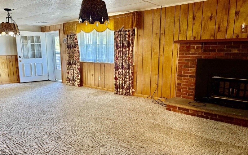 1924 Country Club Road, Fairmont, West Virginia 26554, 3 Bedroom Bedrooms, 6 Room Rooms,3 BathroomBathrooms,Single Family Detached,For Sale,Country Club,0,10166985