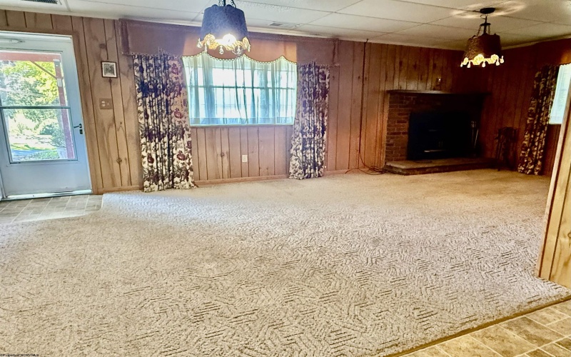 1924 Country Club Road, Fairmont, West Virginia 26554, 3 Bedroom Bedrooms, 6 Room Rooms,3 BathroomBathrooms,Single Family Detached,For Sale,Country Club,0,10166985
