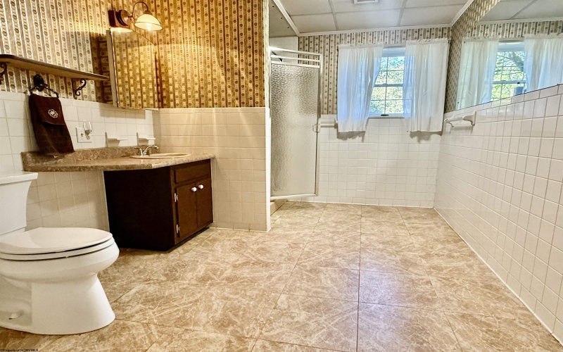 1924 Country Club Road, Fairmont, West Virginia 26554, 3 Bedroom Bedrooms, 6 Room Rooms,3 BathroomBathrooms,Single Family Detached,For Sale,Country Club,0,10166985
