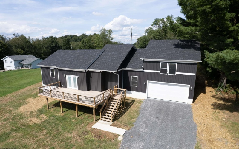 393 Viola Road, Fairmont, West Virginia 26554, 5 Bedroom Bedrooms, 9 Room Rooms,3 BathroomBathrooms,Single Family Detached,For Sale,Viola,0,10166995