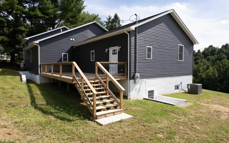 393 Viola Road, Fairmont, West Virginia 26554, 5 Bedroom Bedrooms, 9 Room Rooms,3 BathroomBathrooms,Single Family Detached,For Sale,Viola,0,10166995