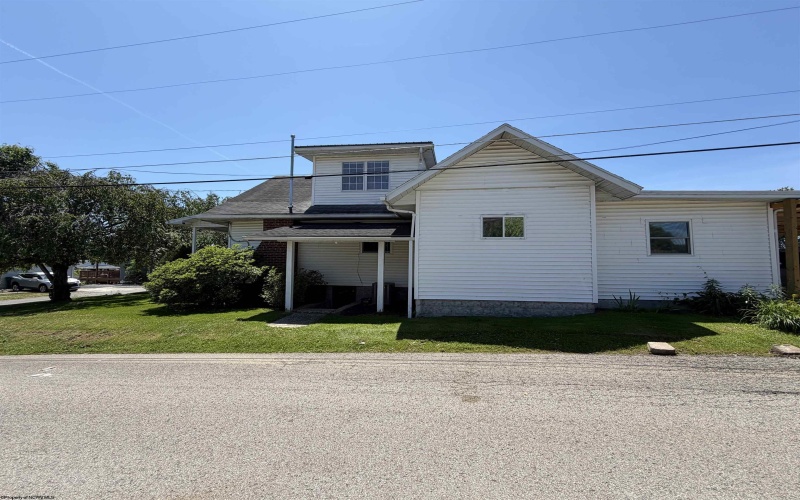 523 Lawman Avenue, Bridgeport, West Virginia 26330, 3 Bedroom Bedrooms, 7 Room Rooms,2 BathroomBathrooms,Single Family Detached,For Sale,Lawman,0,10165083