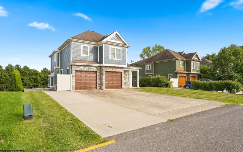 1148 Windsor Avenue, Morgantown, West Virginia 26505, 5 Bedroom Bedrooms, 11 Room Rooms,3 BathroomBathrooms,Single Family Detached,For Sale,Windsor,0,10166991