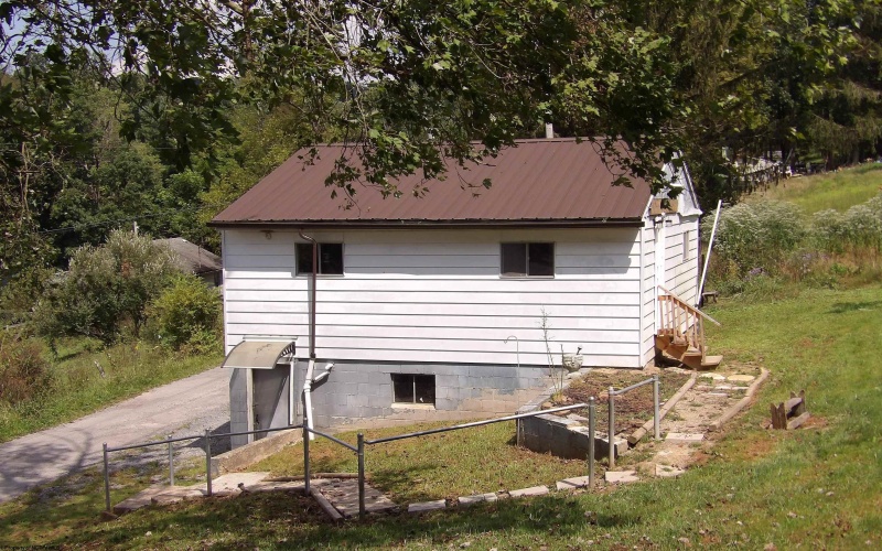48 Mayapple Lane, Fairmont, West Virginia 26554, 2 Bedroom Bedrooms, 5 Room Rooms,1 BathroomBathrooms,Single Family Detached,For Sale,Mayapple,0,10166999