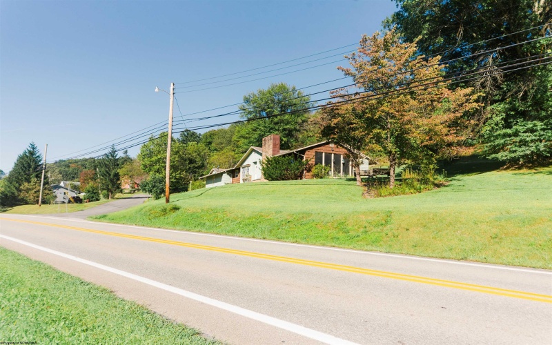 157 Lennox Avenue, Grafton, West Virginia 26354, 3 Bedroom Bedrooms, 6 Room Rooms,2 BathroomBathrooms,Single Family Detached,For Sale,Lennox,0,10166997