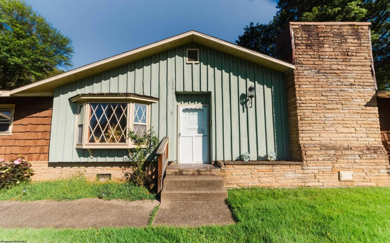 157 Lennox Avenue, Grafton, West Virginia 26354, 3 Bedroom Bedrooms, 6 Room Rooms,2 BathroomBathrooms,Single Family Detached,For Sale,Lennox,0,10166997