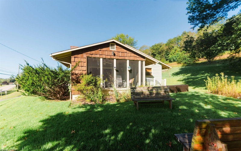 157 Lennox Avenue, Grafton, West Virginia 26354, 3 Bedroom Bedrooms, 6 Room Rooms,2 BathroomBathrooms,Single Family Detached,For Sale,Lennox,0,10166997