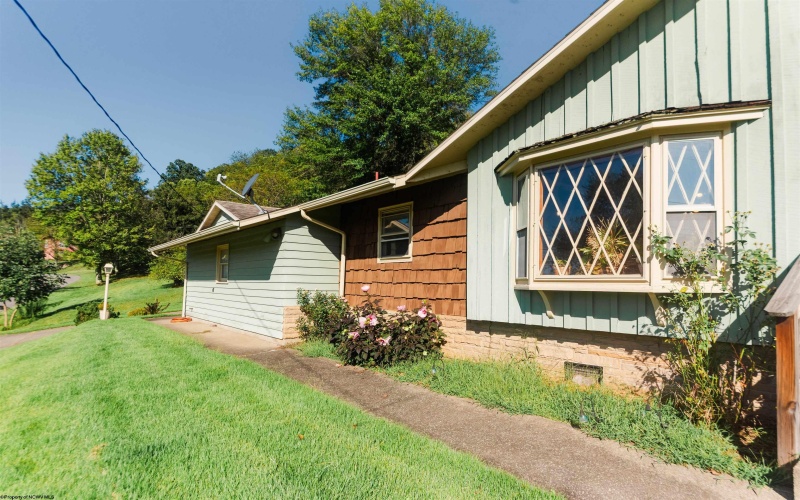 157 Lennox Avenue, Grafton, West Virginia 26354, 3 Bedroom Bedrooms, 6 Room Rooms,2 BathroomBathrooms,Single Family Detached,For Sale,Lennox,0,10166997