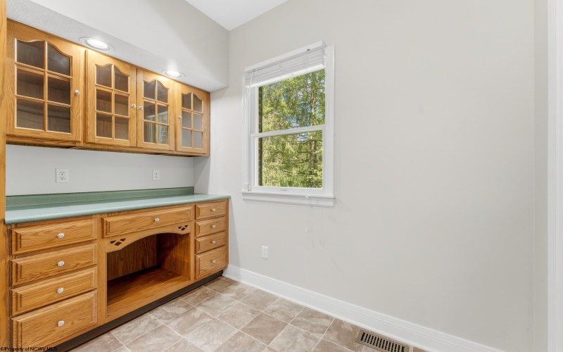 1012 Chestnut Ridge Road, Morgantown, West Virginia 26505, 3 Bedroom Bedrooms, 7 Room Rooms,2 BathroomBathrooms,Single Family Attached,For Sale,Chestnut Ridge,0,10167003 1012 Chestnut Ridge Road, Morgantown, West Virginia 26505, 3 Bedroom Bedrooms, 7 Room Rooms,2 BathroomBathrooms,Single Family Attached,For Sale,Chestnut Ridge,0,10167003