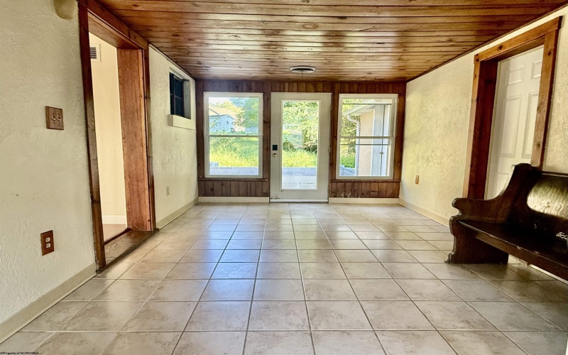 1617 Pleasant Valley Road, Fairmont, West Virginia 26554, 2 Bedroom Bedrooms, 5 Room Rooms,1 BathroomBathrooms,Single Family Detached,For Sale,Pleasant Valley,0,10167005 1617 Pleasant Valley Road, Fairmont, West Virginia 26554, 2 Bedroom Bedrooms, 5 Room Rooms,1 BathroomBathrooms,Single Family Detached,For Sale,Pleasant Valley,0,10167005