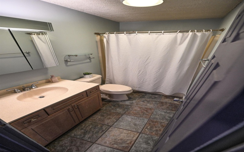 19 Oak Court, Morgantown, West Virginia 26505, 3 Bedroom Bedrooms, 6 Room Rooms,2 BathroomBathrooms,Single Family Detached,For Sale,Oak,0,10165408
