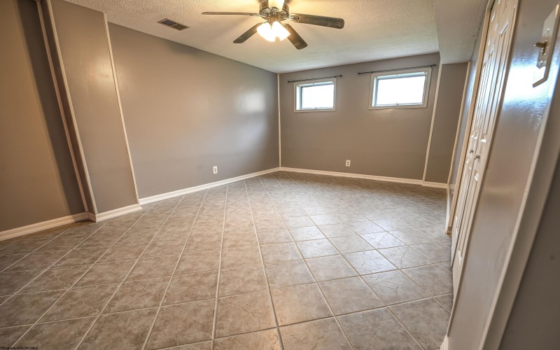 19 Oak Court, Morgantown, West Virginia 26505, 3 Bedroom Bedrooms, 6 Room Rooms,2 BathroomBathrooms,Single Family Detached,For Sale,Oak,0,10165408