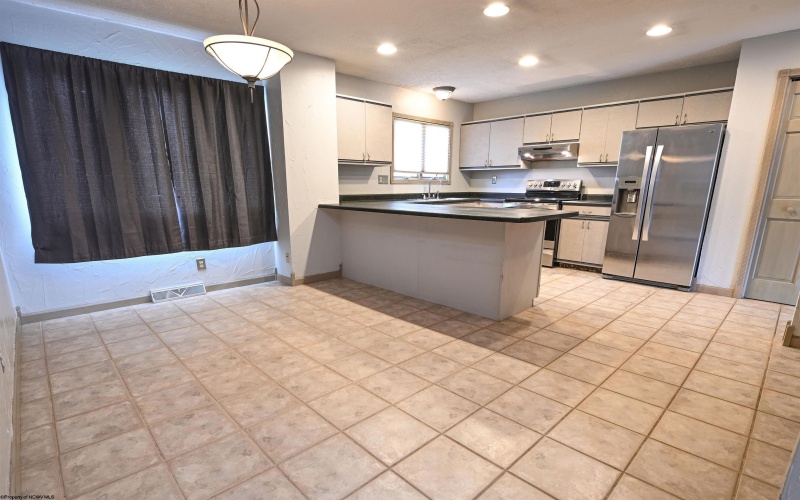 19 Oak Court, Morgantown, West Virginia 26505, 3 Bedroom Bedrooms, 6 Room Rooms,2 BathroomBathrooms,Single Family Detached,For Sale,Oak,0,10165408