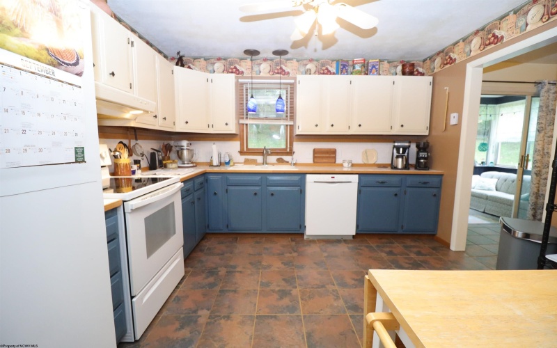 49 Berry Patch Lane, Elkins, West Virginia 26241, 3 Bedroom Bedrooms, 7 Room Rooms,2 BathroomBathrooms,Single Family Detached,For Sale,Berry Patch,0,10167013