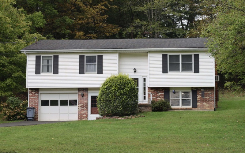 49 Berry Patch Lane, Elkins, West Virginia 26241, 3 Bedroom Bedrooms, 7 Room Rooms,2 BathroomBathrooms,Single Family Detached,For Sale,Berry Patch,0,10167013