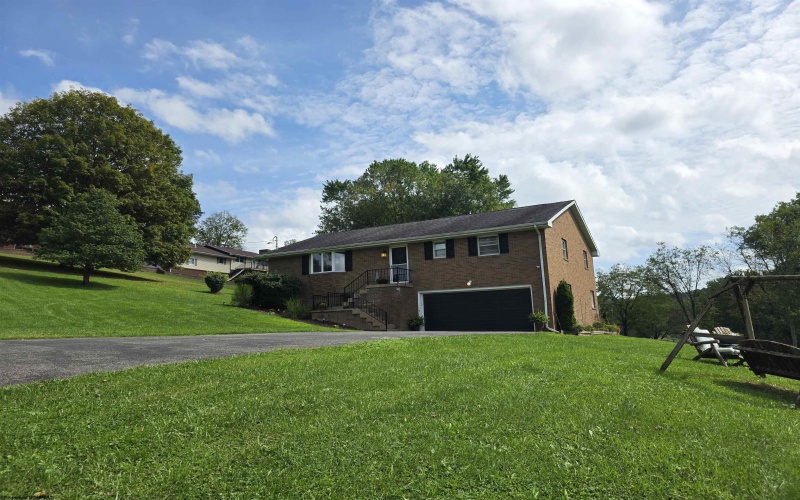 130 Green Hill Lane, Mount Clare, West Virginia 26408, 4 Bedroom Bedrooms, 8 Room Rooms,3 BathroomBathrooms,Single Family Detached,For Sale,Green Hill,0,10167020