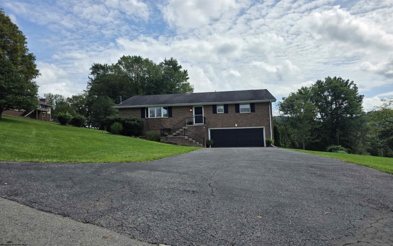 130 Green Hill Lane, Mount Clare, West Virginia 26408, 4 Bedroom Bedrooms, 8 Room Rooms,3 BathroomBathrooms,Single Family Detached,For Sale,Green Hill,0,10167020