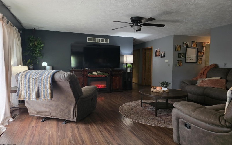 130 Green Hill Lane, Mount Clare, West Virginia 26408, 4 Bedroom Bedrooms, 8 Room Rooms,3 BathroomBathrooms,Single Family Detached,For Sale,Green Hill,0,10167020