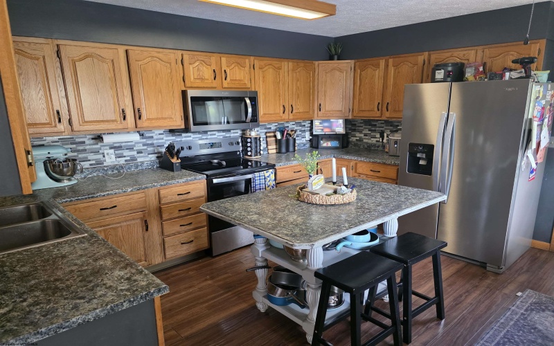 130 Green Hill Lane, Mount Clare, West Virginia 26408, 4 Bedroom Bedrooms, 8 Room Rooms,3 BathroomBathrooms,Single Family Detached,For Sale,Green Hill,0,10167020