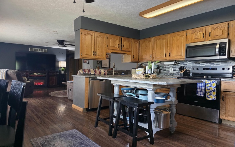 130 Green Hill Lane, Mount Clare, West Virginia 26408, 4 Bedroom Bedrooms, 8 Room Rooms,3 BathroomBathrooms,Single Family Detached,For Sale,Green Hill,0,10167020