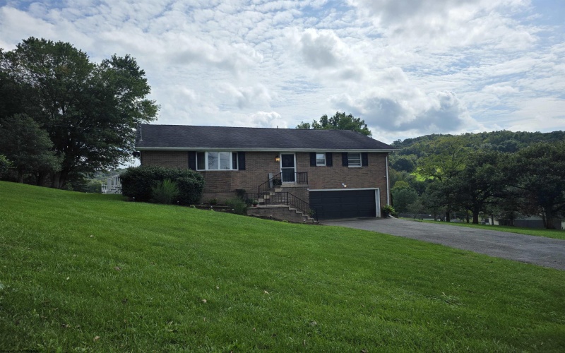 130 Green Hill Lane, Mount Clare, West Virginia 26408, 4 Bedroom Bedrooms, 8 Room Rooms,3 BathroomBathrooms,Single Family Detached,For Sale,Green Hill,0,10167020