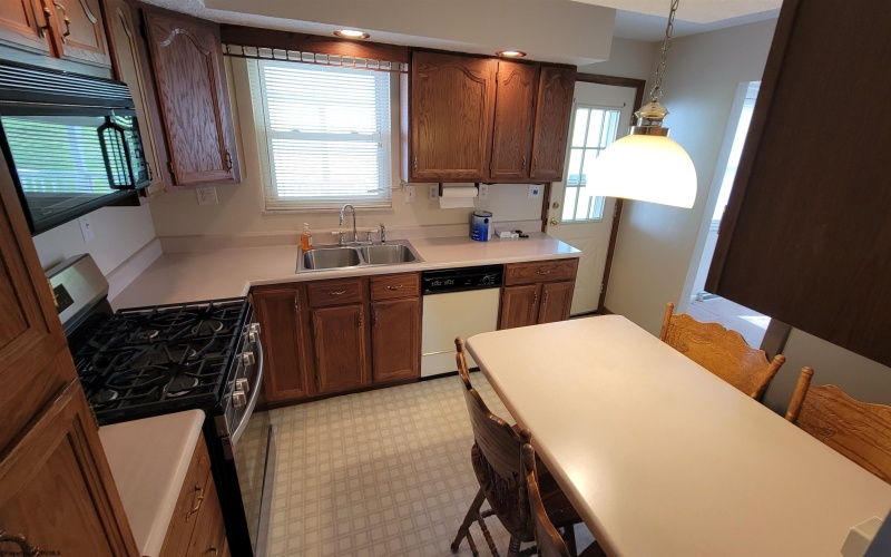 2218 Linn Ann Drive, Fairmont, West Virginia 26554, 3 Bedroom Bedrooms, 6 Room Rooms,1 BathroomBathrooms,Single Family Detached,For Sale,Linn Ann,0,10167022
