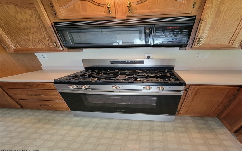 2218 Linn Ann Drive, Fairmont, West Virginia 26554, 3 Bedroom Bedrooms, 6 Room Rooms,1 BathroomBathrooms,Single Family Detached,For Sale,Linn Ann,0,10167022