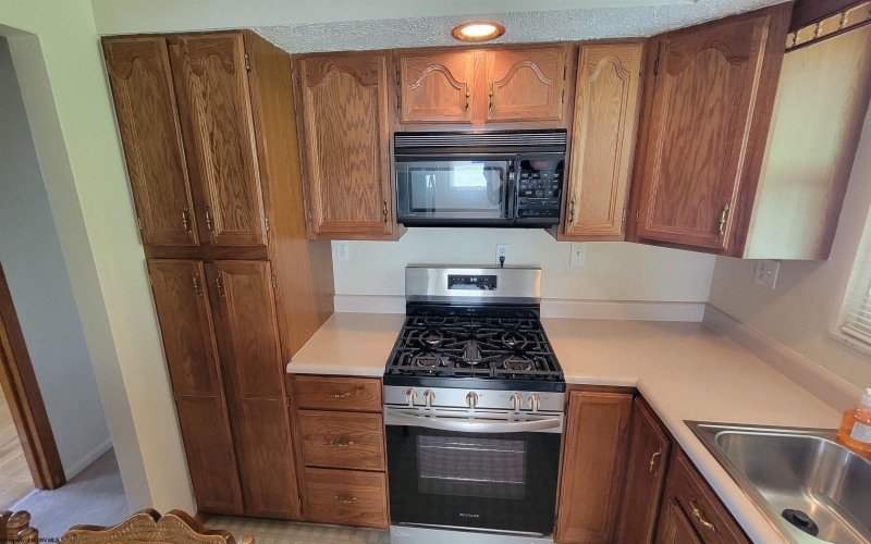 2218 Linn Ann Drive, Fairmont, West Virginia 26554, 3 Bedroom Bedrooms, 6 Room Rooms,1 BathroomBathrooms,Single Family Detached,For Sale,Linn Ann,0,10167022