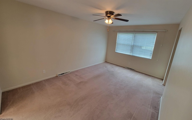 2218 Linn Ann Drive, Fairmont, West Virginia 26554, 3 Bedroom Bedrooms, 6 Room Rooms,1 BathroomBathrooms,Single Family Detached,For Sale,Linn Ann,0,10167022