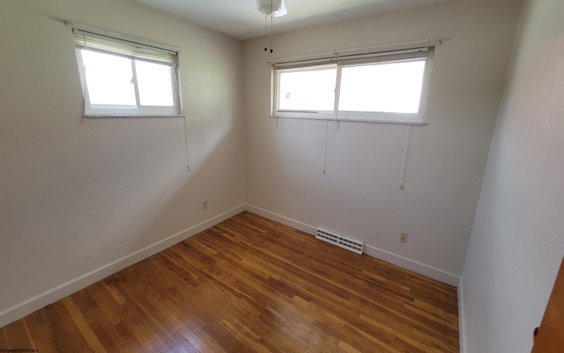 2218 Linn Ann Drive, Fairmont, West Virginia 26554, 3 Bedroom Bedrooms, 6 Room Rooms,1 BathroomBathrooms,Single Family Detached,For Sale,Linn Ann,0,10167022