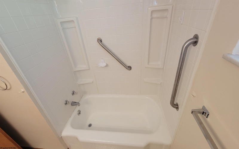 2218 Linn Ann Drive, Fairmont, West Virginia 26554, 3 Bedroom Bedrooms, 6 Room Rooms,1 BathroomBathrooms,Single Family Detached,For Sale,Linn Ann,0,10167022