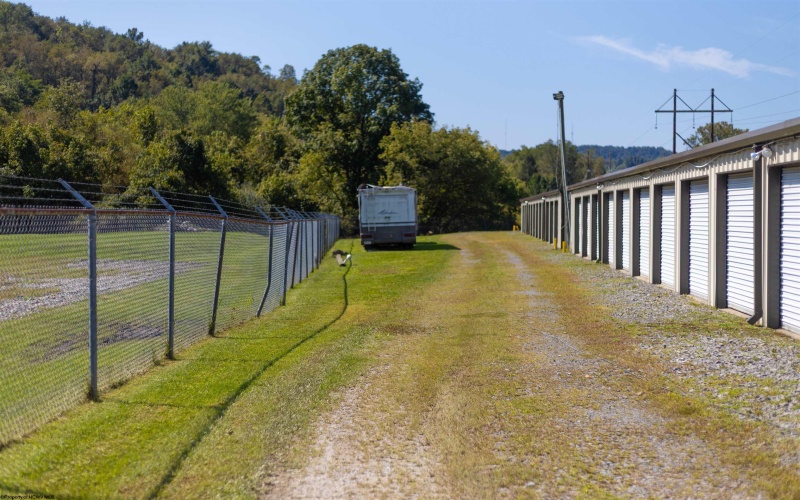 622 Barnetts Run Road, Bridgeport, West Virginia 26330, 0 , 0 ,0,Multi-unit/income,For Sale,Barnetts Run,0,10167024