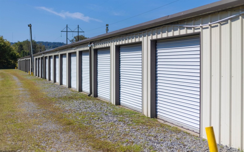 622 Barnetts Run Road, Bridgeport, West Virginia 26330, 0 , 0 ,0,Multi-unit/income,For Sale,Barnetts Run,0,10167024