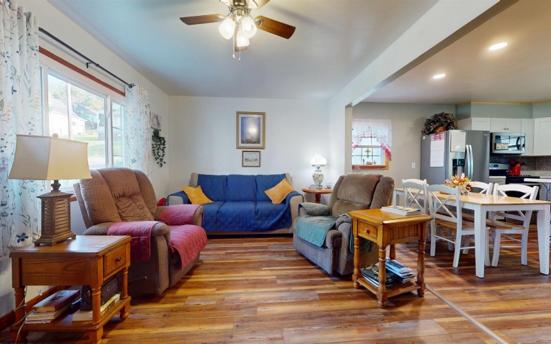613 Mason Street, Fairmont, West Virginia 26554, 3 Bedroom Bedrooms, 6 Room Rooms,1 BathroomBathrooms,Single Family Detached,For Sale,Mason,0,10167029