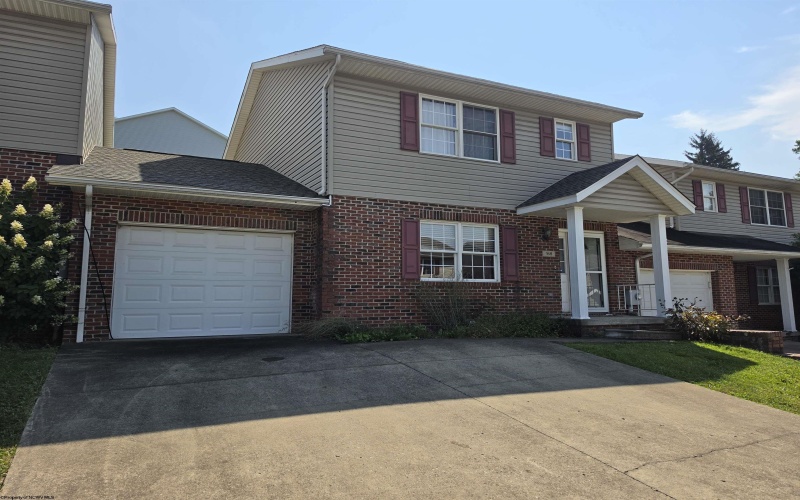 168 Meadow Ridge Drive, Morgantown, West Virginia 26505, 3 Bedroom Bedrooms, 6 Room Rooms,2 BathroomBathrooms,Single Family Attached,For Sale,Meadow Ridge,0,10167037
