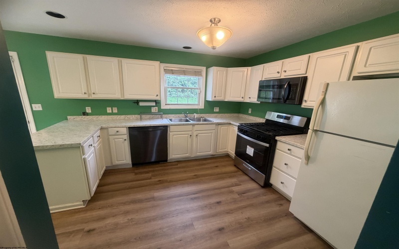 168 Meadow Ridge Drive, Morgantown, West Virginia 26505, 3 Bedroom Bedrooms, 6 Room Rooms,2 BathroomBathrooms,Single Family Attached,For Sale,Meadow Ridge,0,10167037