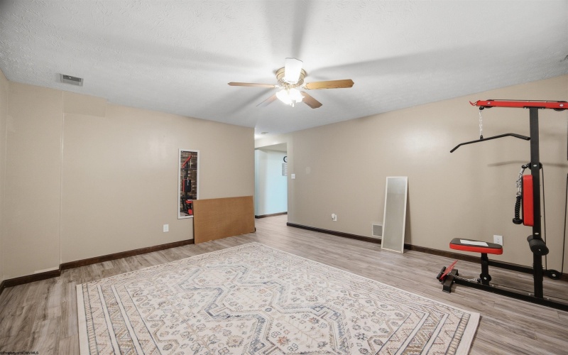 505 Willis Avenue, Bridgeport, West Virginia 26330, 4 Bedroom Bedrooms, 7 Room Rooms,2 BathroomBathrooms,Single Family Detached,For Sale,Willis,0,10167031