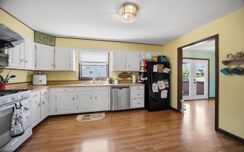 505 Willis Avenue, Bridgeport, West Virginia 26330, 4 Bedroom Bedrooms, 7 Room Rooms,2 BathroomBathrooms,Single Family Detached,For Sale,Willis,0,10167031