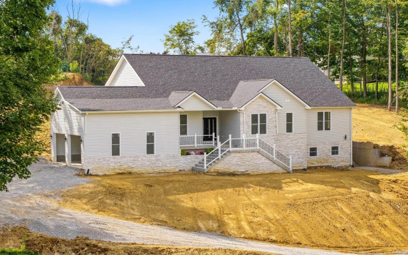 206 Jade Drive, Morgantown, West Virginia 26508, 6 Bedroom Bedrooms, 7 Room Rooms,4 BathroomBathrooms,Single Family Detached,For Sale,Jade,0,10167030