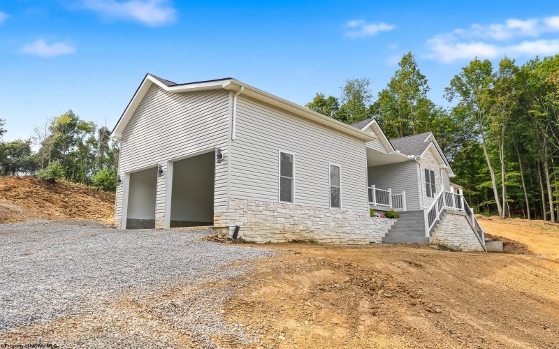 206 Jade Drive, Morgantown, West Virginia 26508, 6 Bedroom Bedrooms, 7 Room Rooms,4 BathroomBathrooms,Single Family Detached,For Sale,Jade,0,10167030