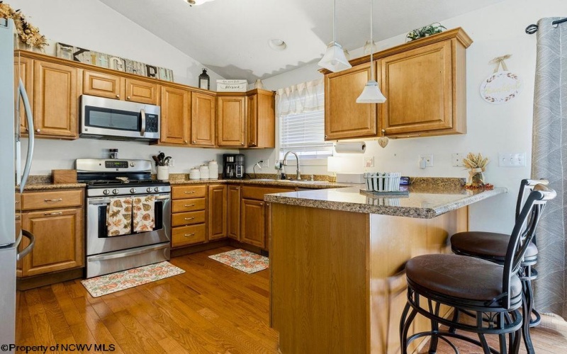 8 Coolview Lane, Bridgeport, West Virginia 26330, 3 Bedroom Bedrooms, 8 Room Rooms,2 BathroomBathrooms,Single Family Detached,For Sale,Coolview,0,10167034